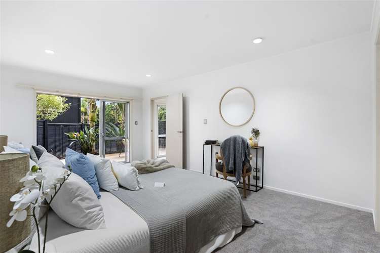 10 Sanctuary Point Sunnyhills_34