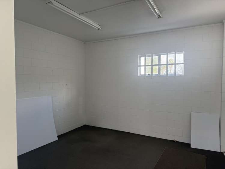 207 Main Highway Otaki_3