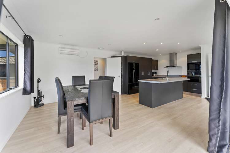 30 Montague Grove Stratford_22