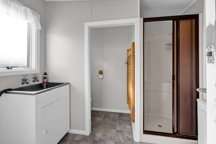 16 Layard Street Opunake_15