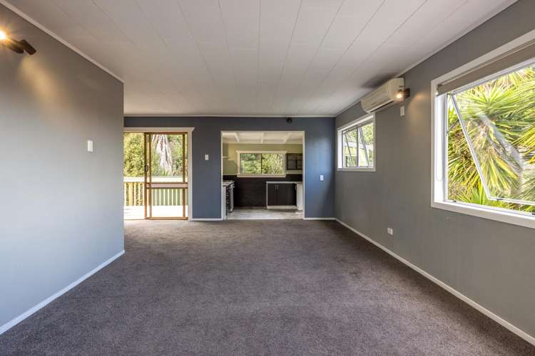 39 Whakarite Road Ostend_6