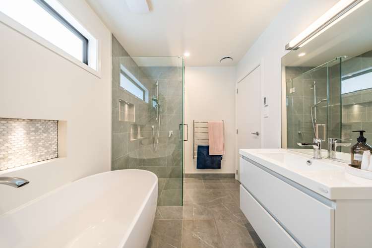 15a Winifred Way Belmont_40