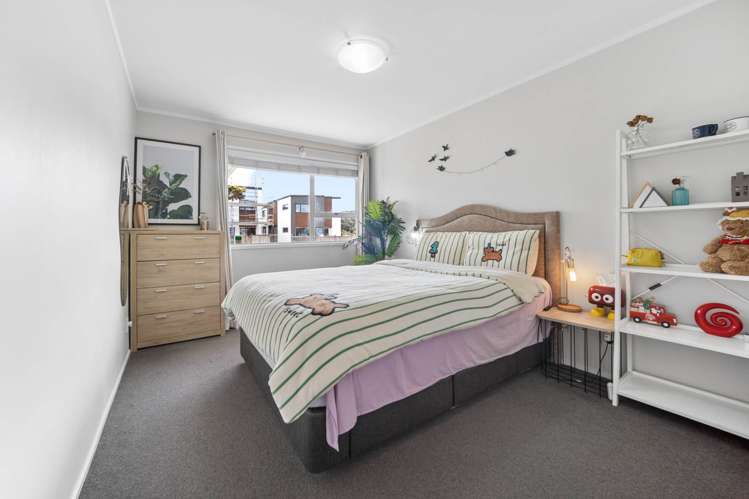 2/2 Tabitha Crescent Henderson_10