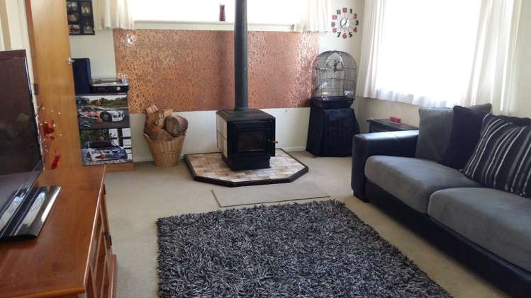 7 Terrance Grove Paparangi_3