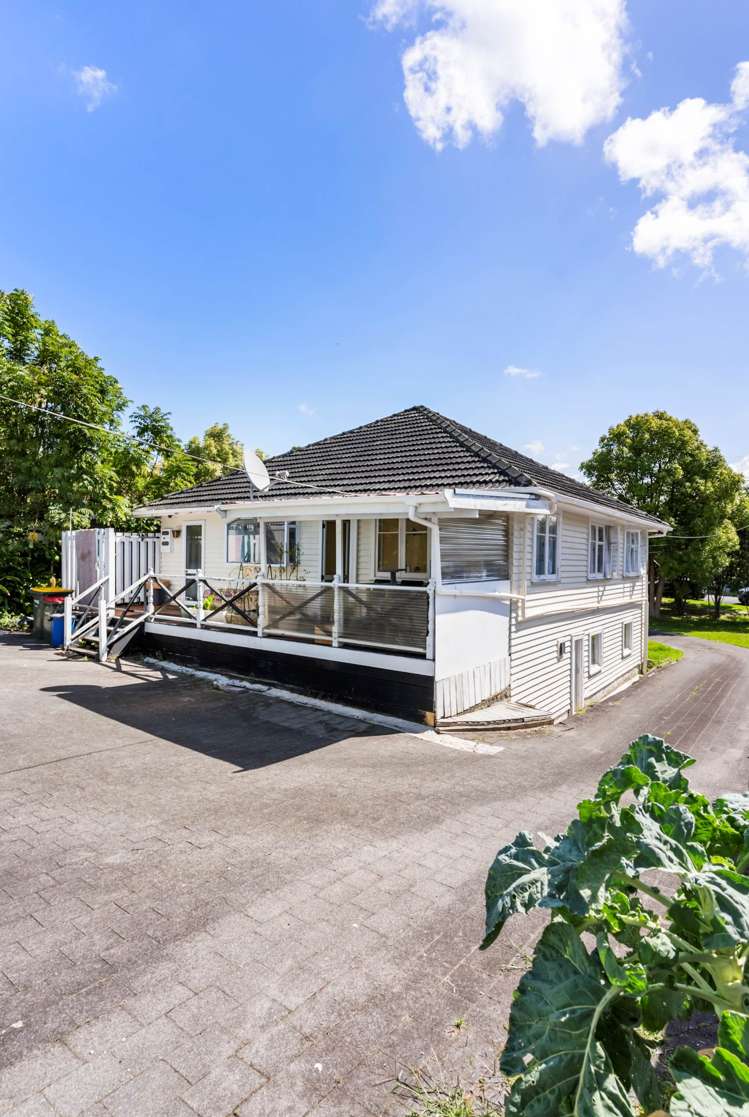 6 Arahoe Road New Lynn_27