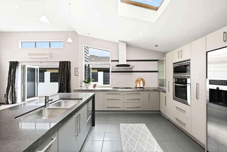 87 Huntington Drive Huntington_2