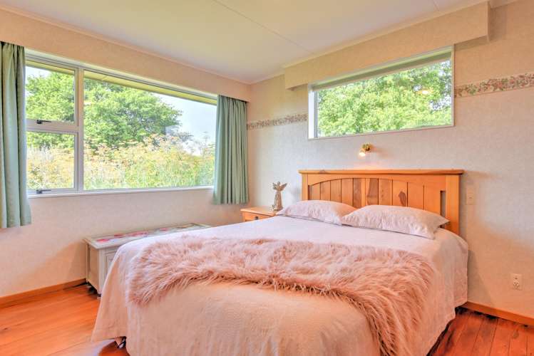 56 Racecourse Road Gore Surrounds_16