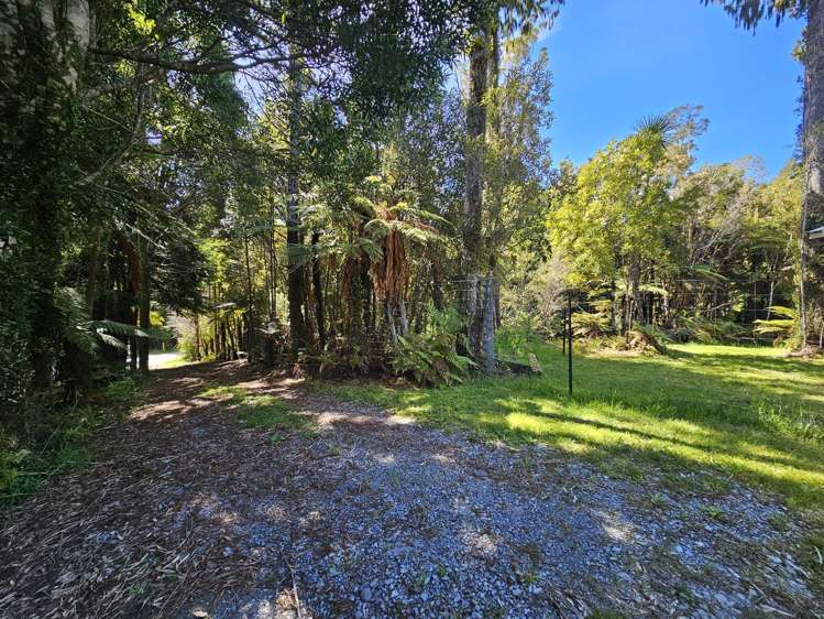 215 Clifton Road Kaiata_22