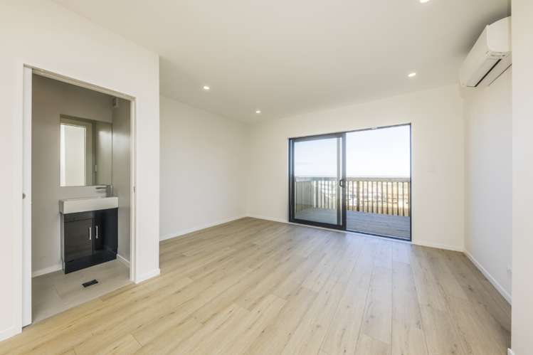 23 Crestview Rise 10938_3