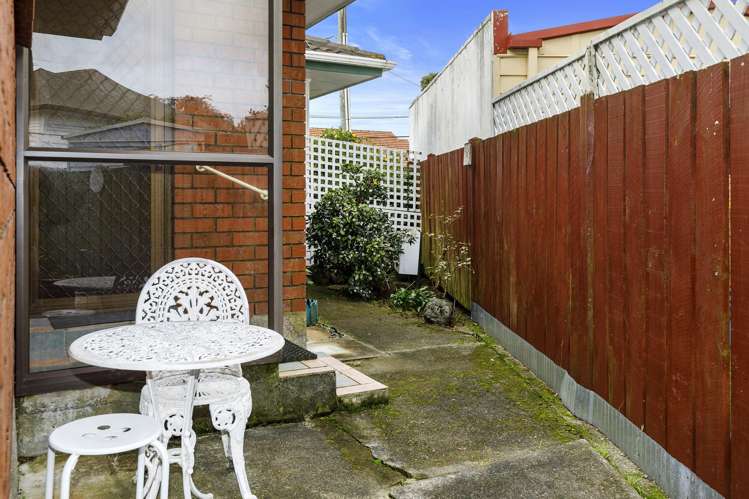 2/12 Birch Street Hutt Central_20