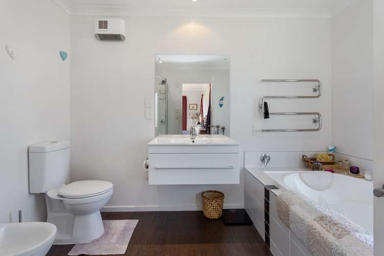 2199 South Eyre Road West Eyreton_11