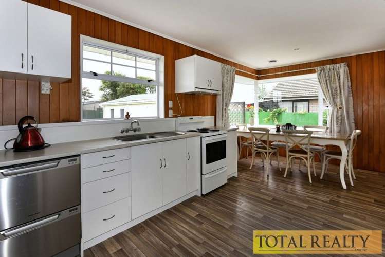 8 Dunstan Crescent Hornby_7