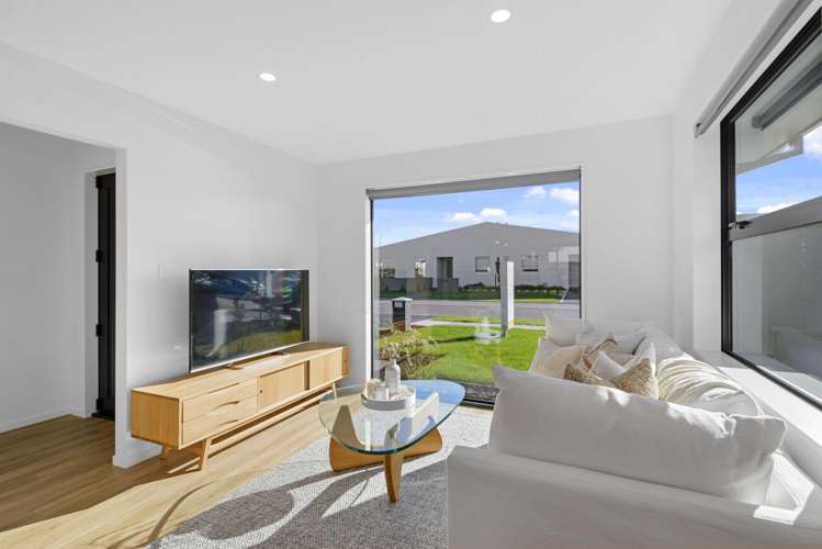 42 Finstock Way 11103_7