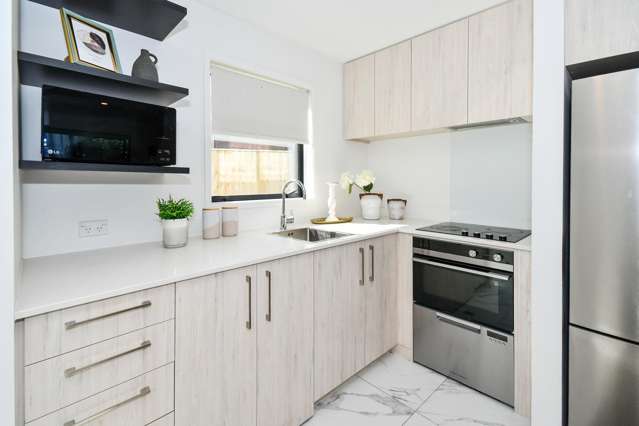 9/22 Yeovil Road Te Atatu Peninsula_3