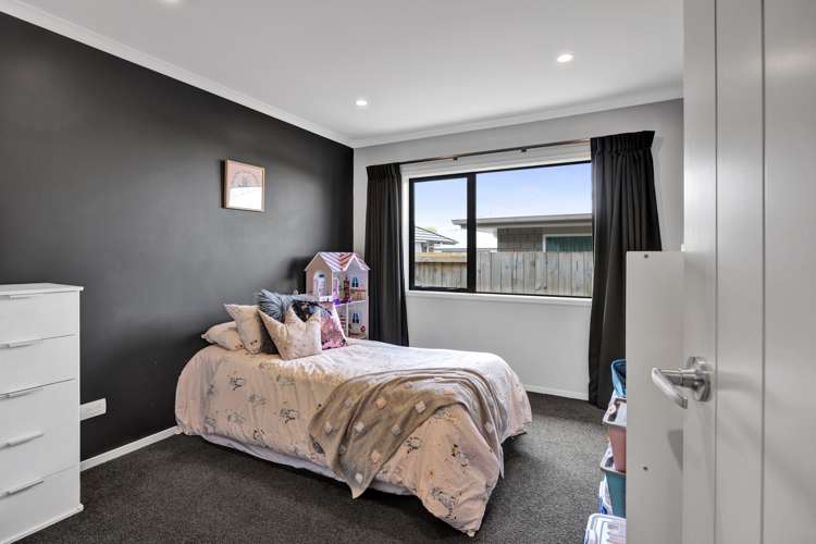 6 Montague Grove Stratford_14