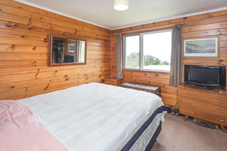 10 Valder Place Waiomu_12