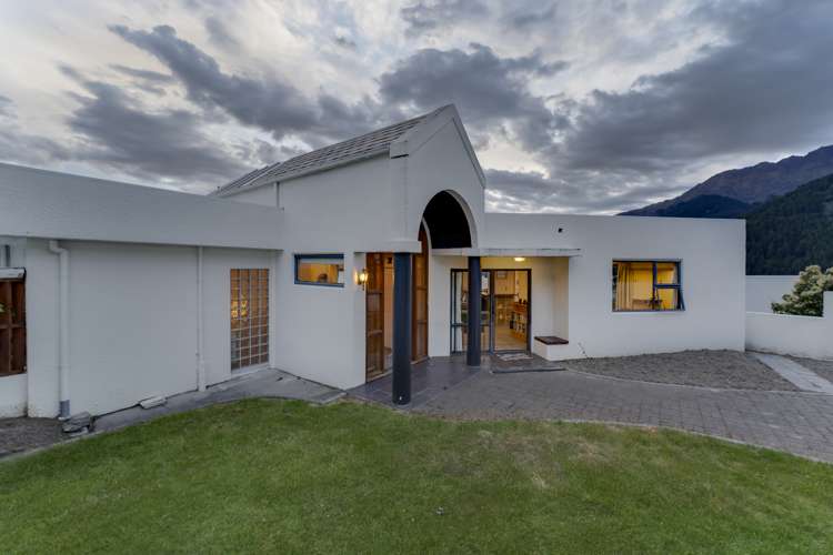 5 Edinburgh Drive Queenstown_18