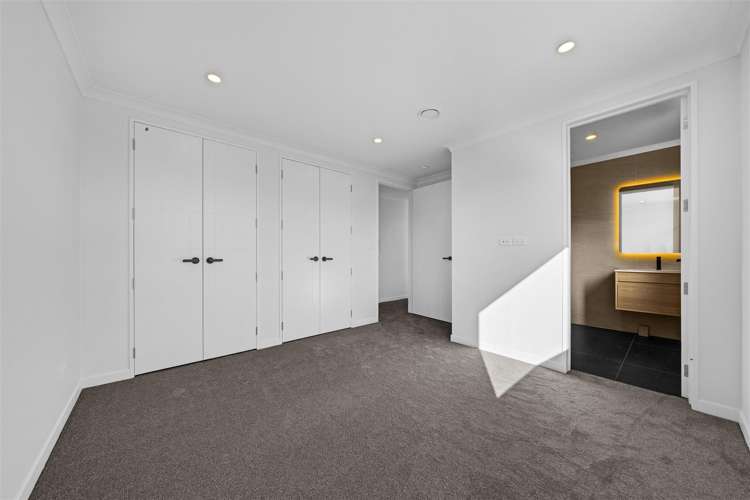 2 Longview Oak Lane Papakura_22