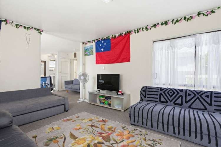 9 Panzic place Glen Eden_12