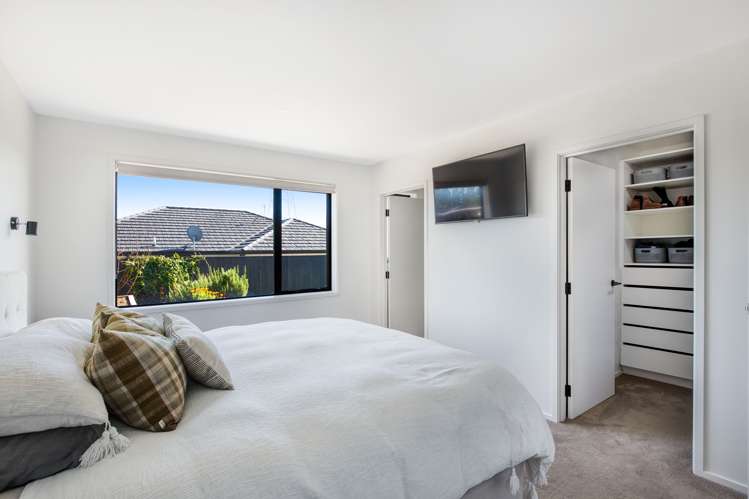 29 Honeyfield Drive Whalers Gate_13