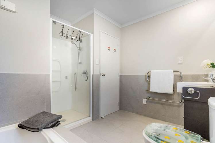 2 Lorenzo Way Flat Bush_22