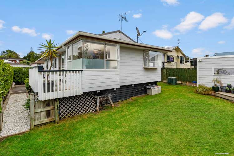 21 Glen Close Glen Eden_0