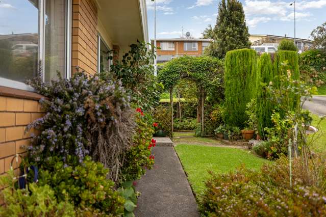 5a Highfield Crescent Brookfield_1