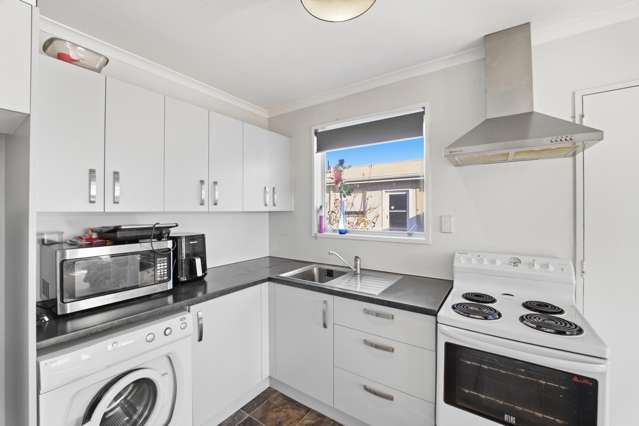 7/73 Clare Road Merivale_4