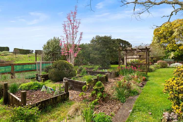 221 Razorback Road Bombay_14