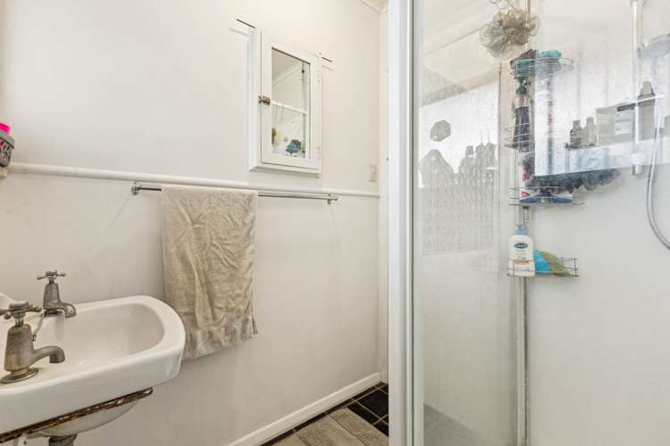 17 Alexander Crescent Otara_13