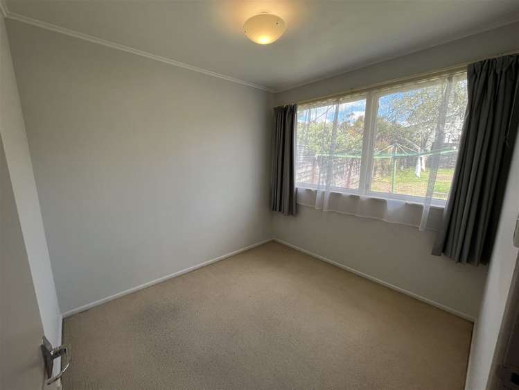 16 Bayside Avenue Te Atatu Peninsula_11