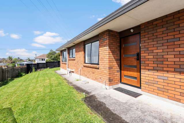 60a Tiroroa Avenue Te Atatu South_1