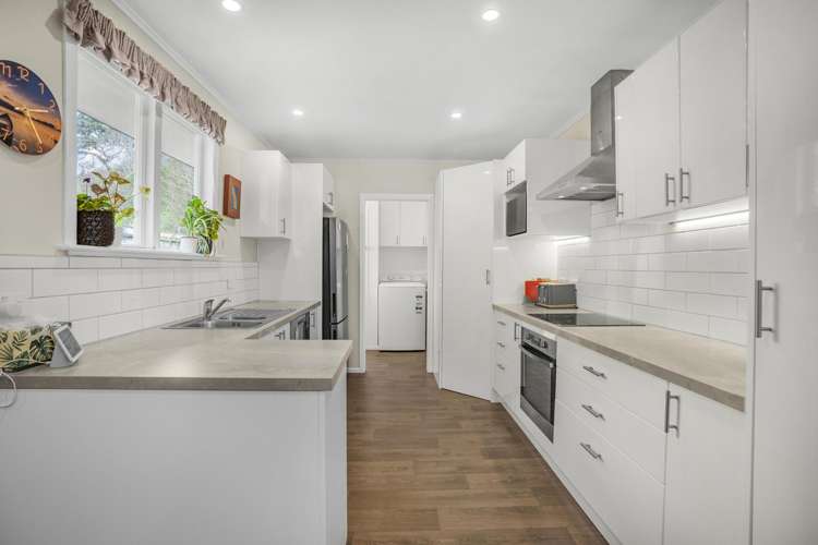 29 Korau Grove Stokes Valley_6