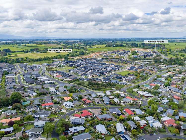 54 Lansdowne Crescent Glenview_20