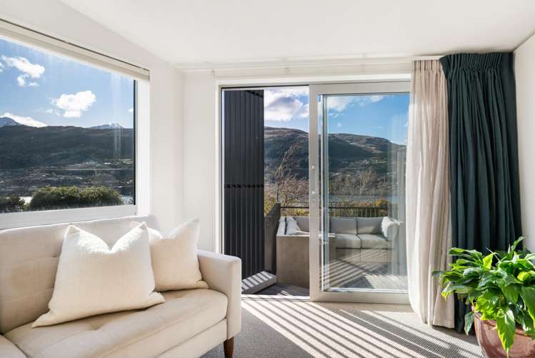 240 Peninsula Road Kelvin Heights_14