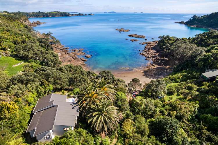 2 Te Aroha Avenue Oneroa_0