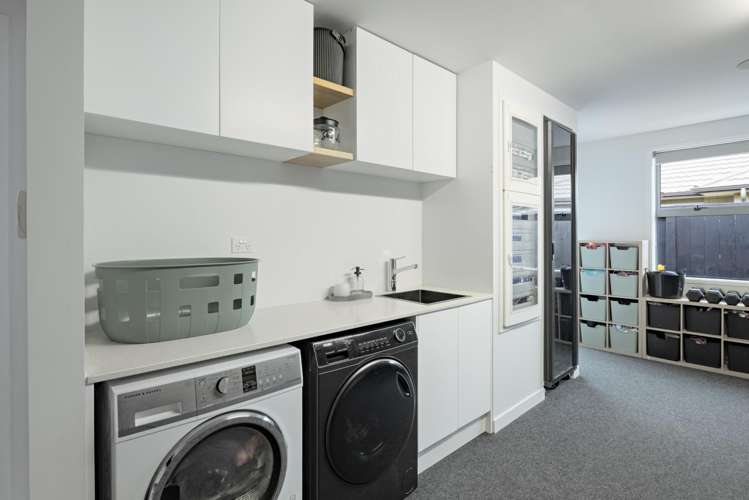 261 Lakes Boulevard Pyes Pa_28