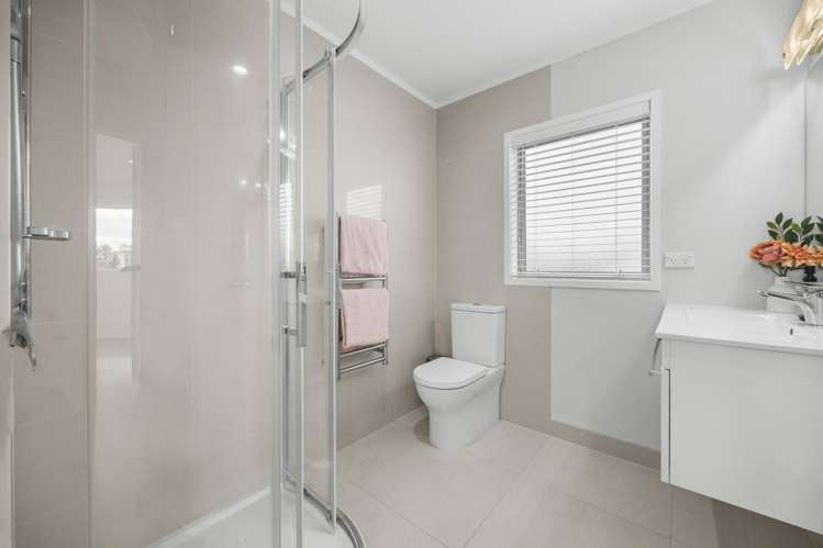 8 Rachael Place Farm Cove_21