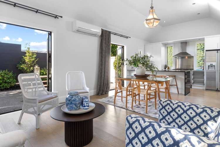 5 Merivale Lane Merivale_6