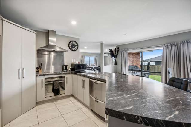 22 Percy Kinsman Crescent Riverstone Terraces_2