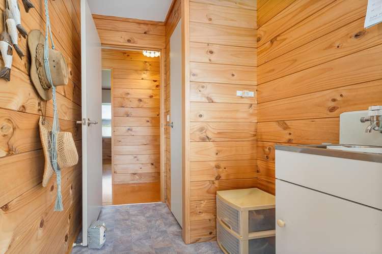 20 Martin Place Cooks Beach_20