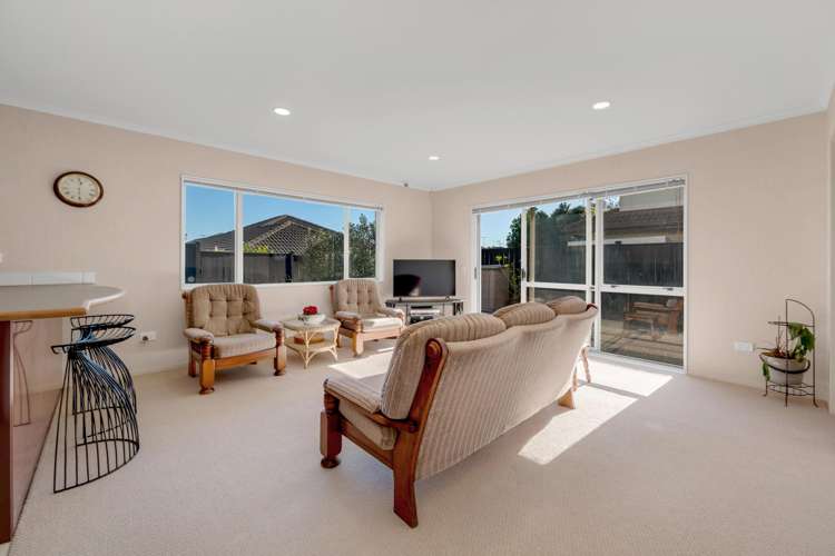 135 Middlefield Drive Flat Bush_10