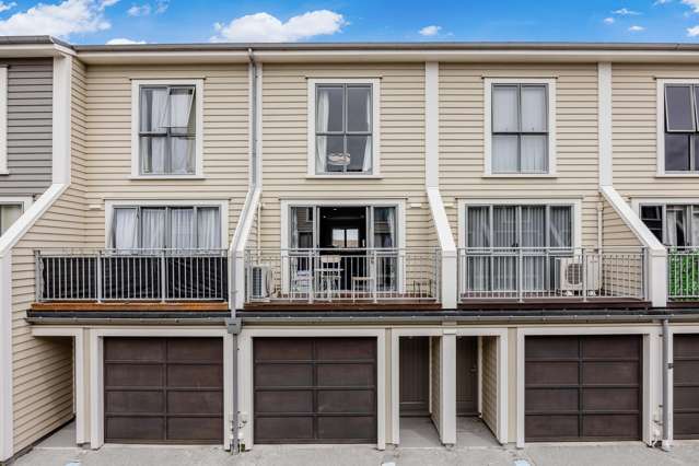 Vendor Has Moved On - Urgent Sale Required!