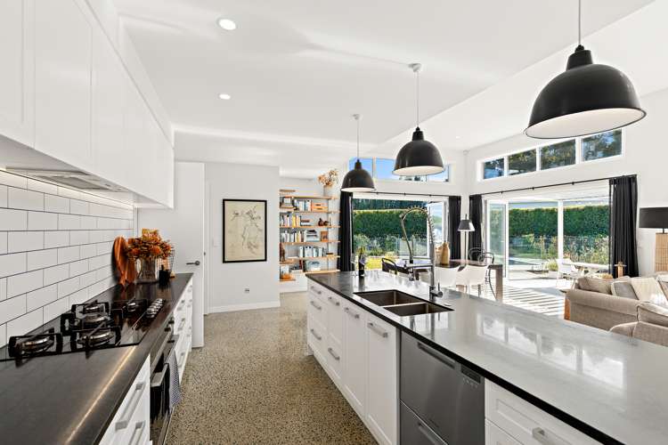 32 Awanui Crescent Matakana_11