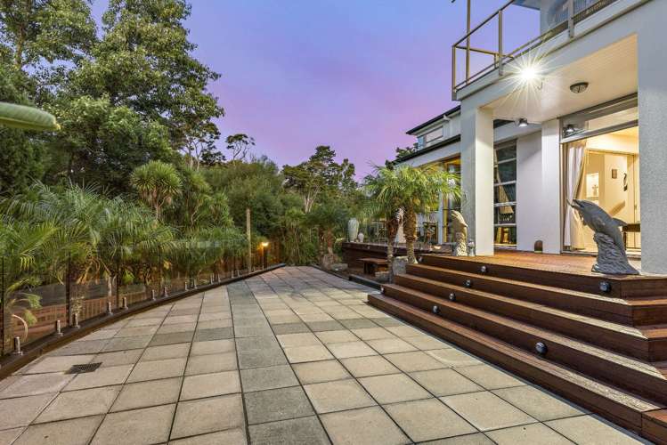 5 Oakford Park Crescent Greenhithe_11