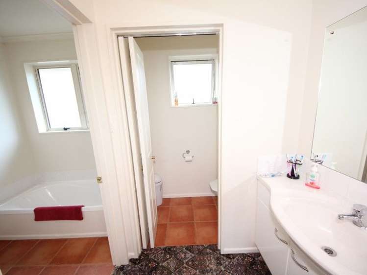 37 Govan Drive Te Anau_12