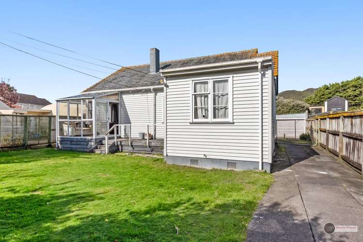 38 Hall Crescent Epuni_1