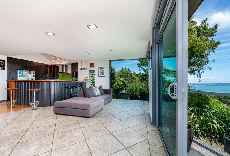 1 Lookout Drive Laingholm_11