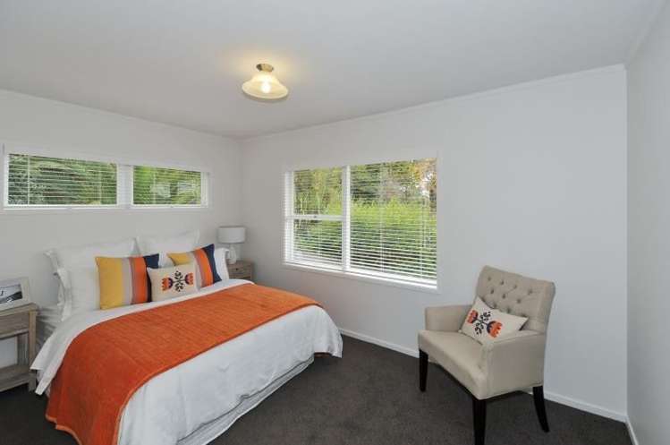 6 Easton Park Pde Glenfield_5