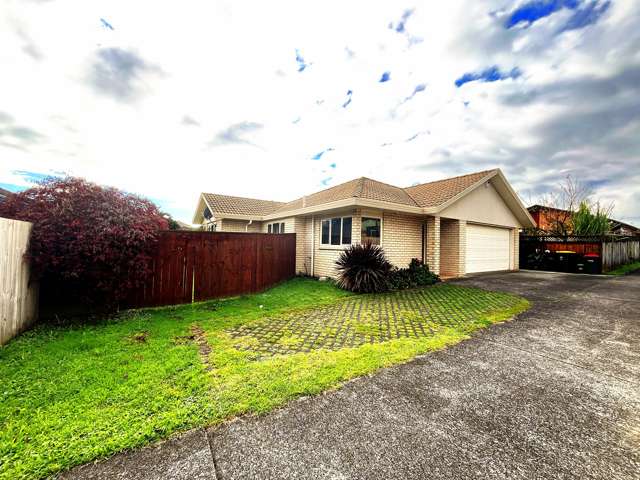 Spacious 3-Bedroom Home in Huntington Park - Quiet & Private